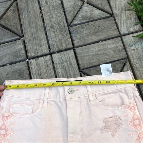 Hollister Embroidered High Rise Shorts Size 26 - Picture 6 of 6